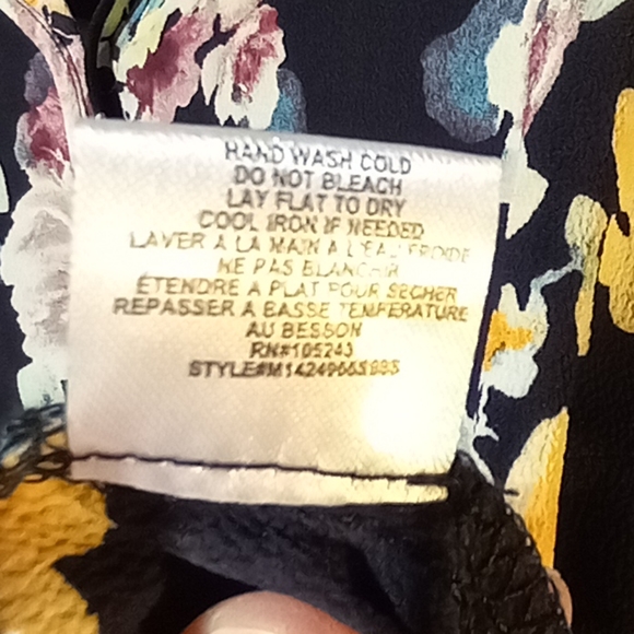 B Collection by Bobeau EUC Blouse Black w/ Tan, Rose Peach Floral, Medium - Picture 6 of 9